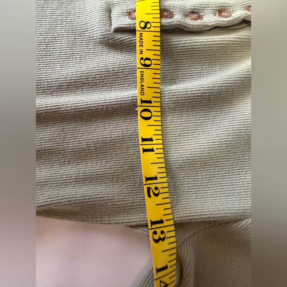 Sézane Theodora T-Shirt in Light Olive Green Size S (Small) *Flaw* - Picture 12 of 14